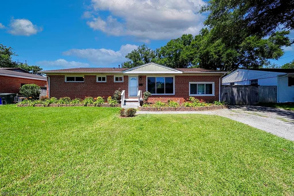 8033 Tarpon PL, NORFOLK VA 23518 - Photo 3