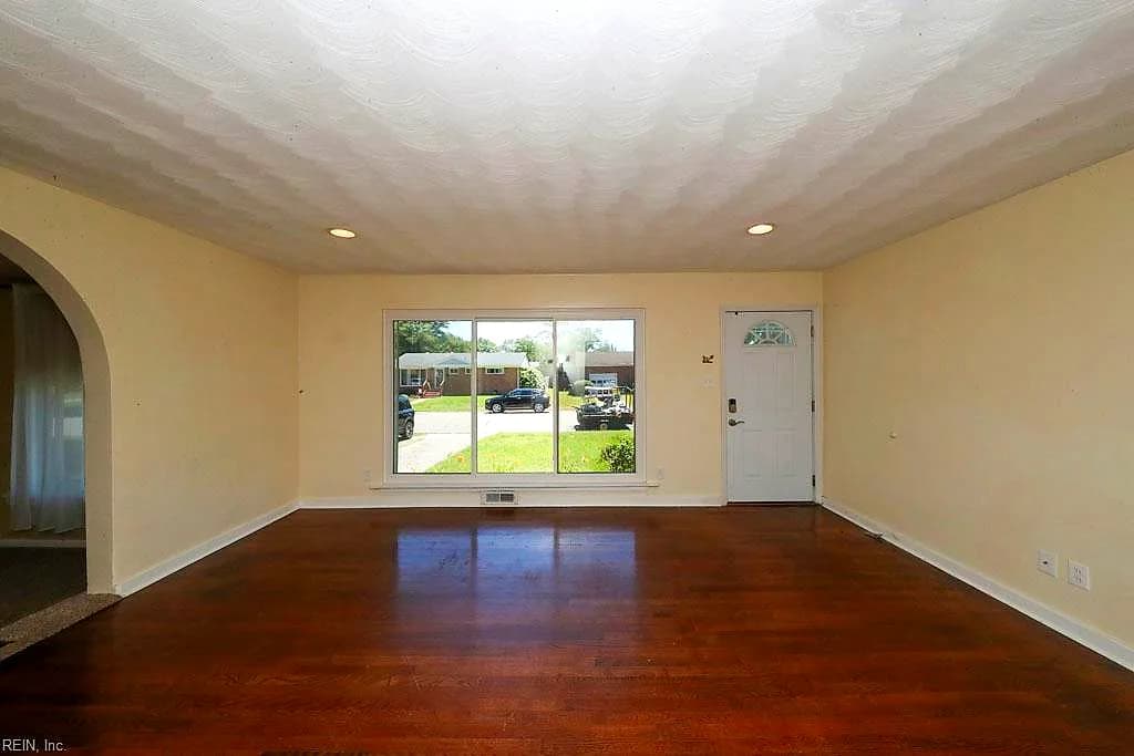 8033 Tarpon PL, NORFOLK VA 23518 - Photo 4
