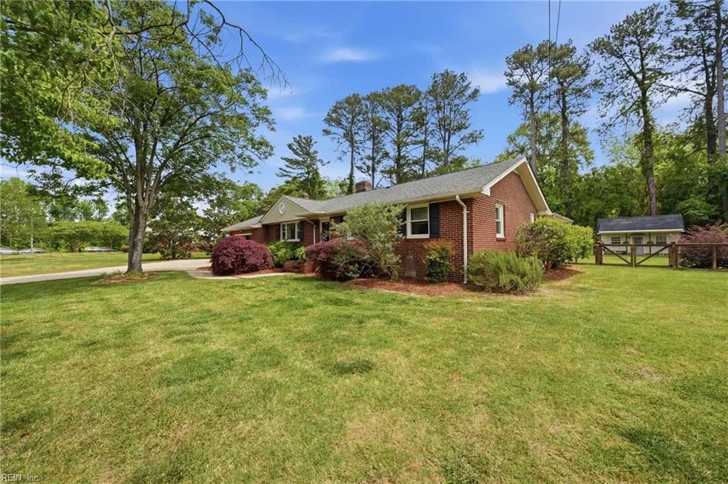 103 Ashley RD, CHESAPEAKE VA 23322 - Photo 2