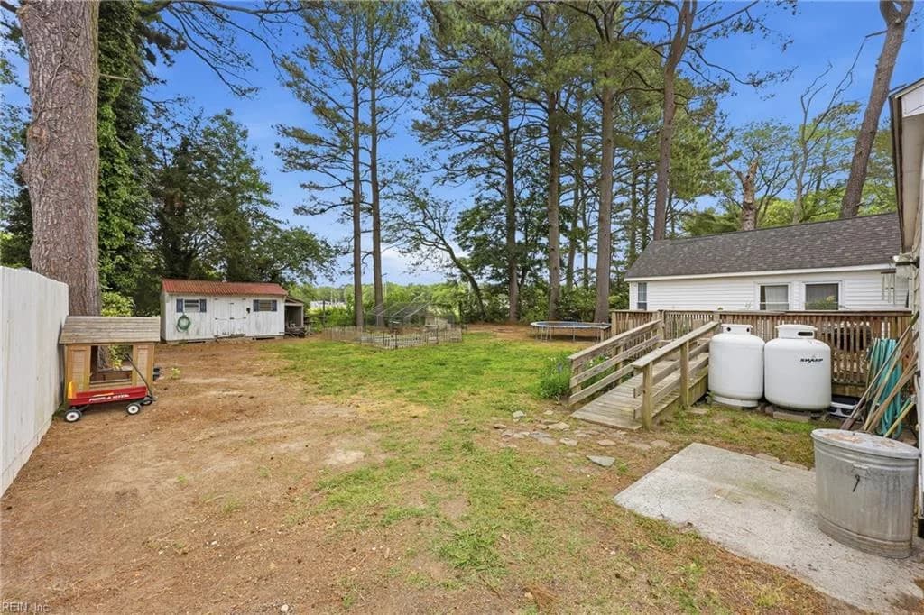 10181 Pine AVE, NASSAWADOX VA 23413 - Photo 2