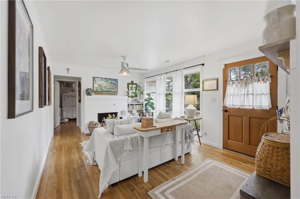 10181 Pine AVE, NASSAWADOX VA 23413 - Photo 4