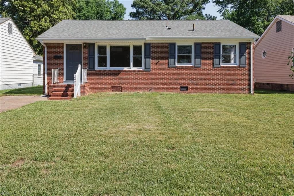 2023 Richard AVE, HAMPTON VA 23664 - Main photo