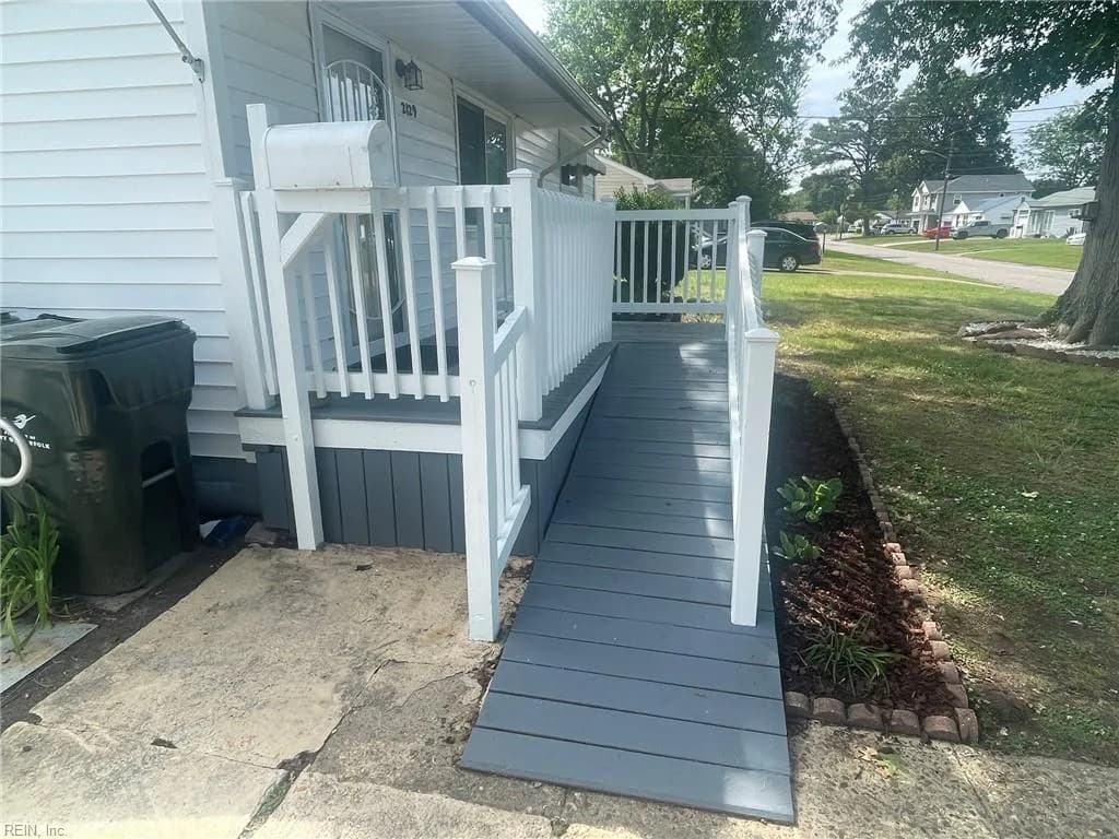2129 Dean DR, NORFOLK VA 23518 - Photo 5