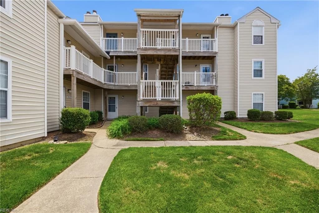 2129 Retreat CT, VIRGINIABEACH VA 23454 - Main photo