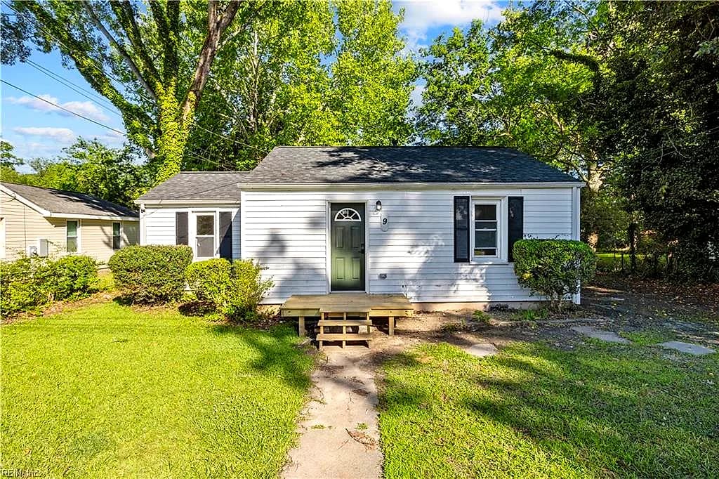 9 Pollux CIR, PORTSMOUTH VA 23701 - Main photo