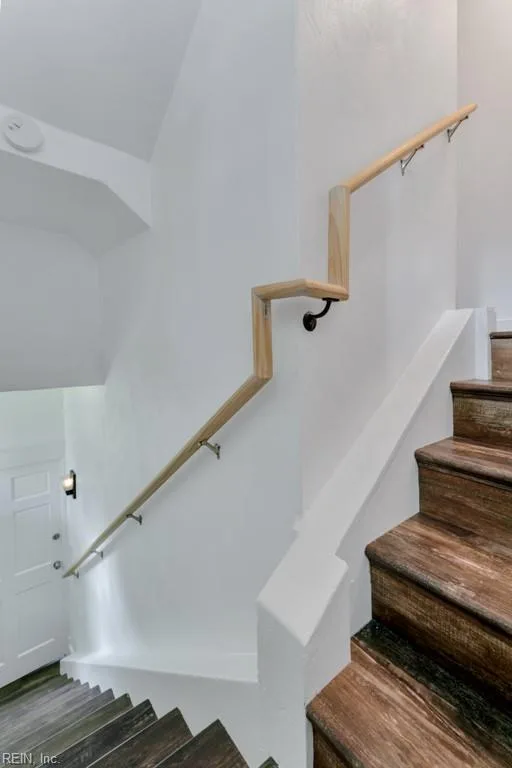 220 E Randall AVE, NORFOLK VA 23503 - Photo 4