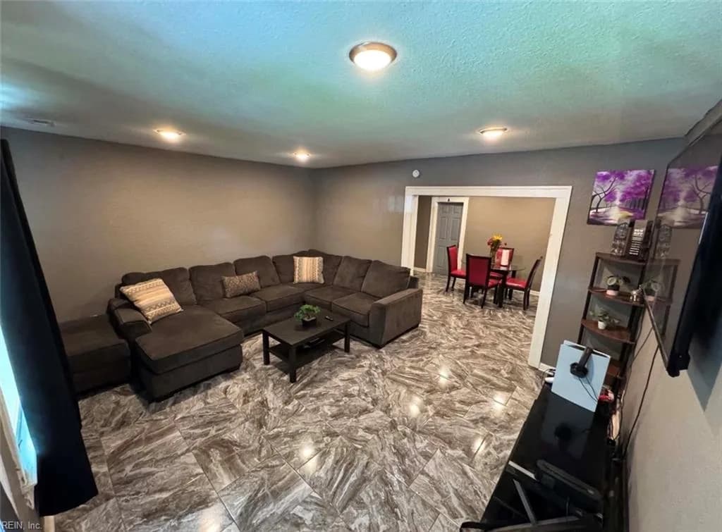 203 Blair AVE, NEWPORTNEWS VA 23607 - Photo 3
