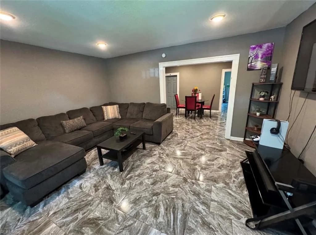 203 Blair AVE, NEWPORTNEWS VA 23607 - Photo 4