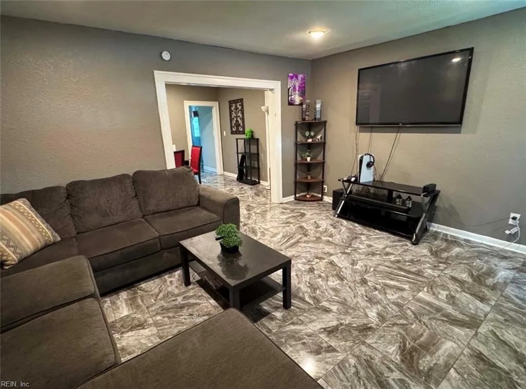 203 Blair AVE, NEWPORTNEWS VA 23607 - Photo 5