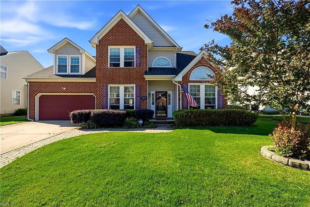 123 Lakes Edge DR, Suffolk — 4 bed Residential, 2,500 sqft