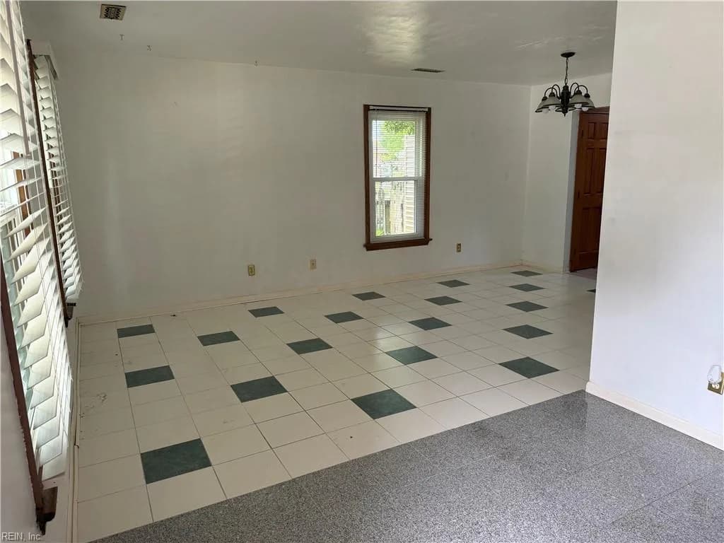 1092 Red Mill BLVD, VIRGINIABEACH VA 23454 - Photo 3