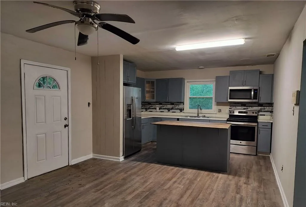 915 Harbour North DR, CHESAPEAKE VA 23320 - Photo 3