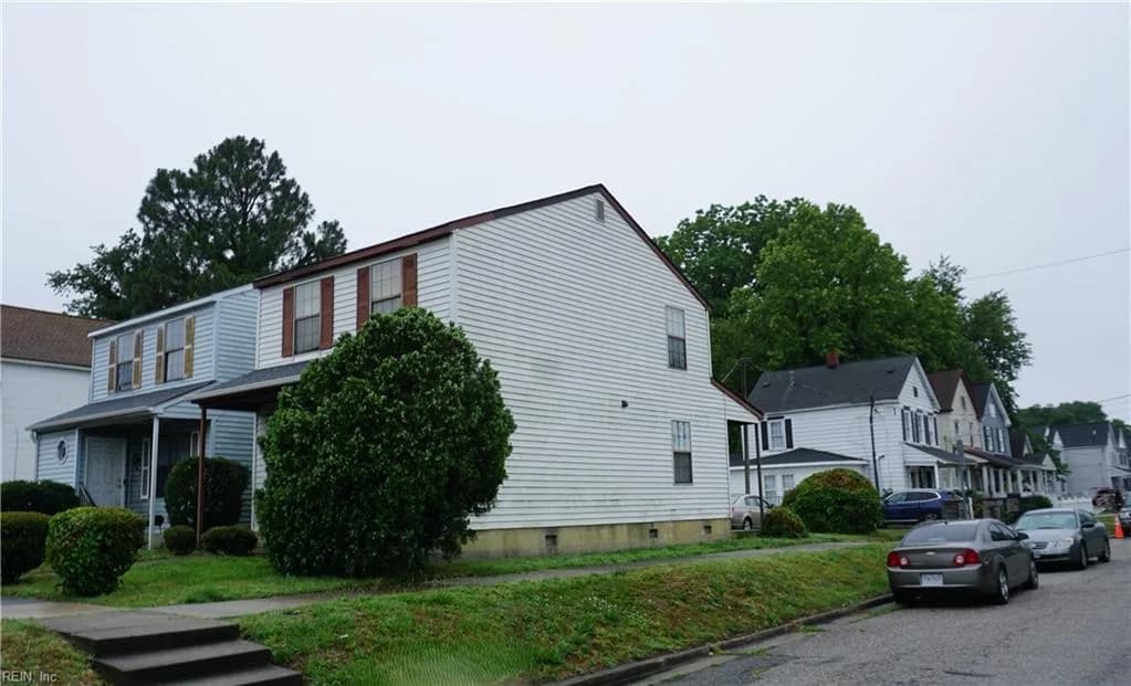 2015 Marshall AVE, NEWPORTNEWS VA 23607 - Photo 4