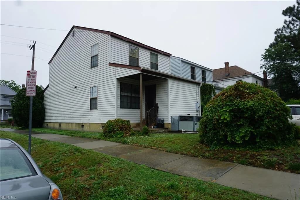 2015 Marshall AVE, NEWPORTNEWS VA 23607 - Photo 5