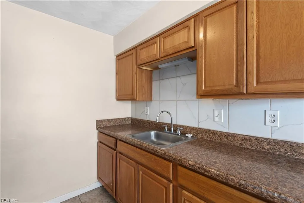 201 W 34th ST #7, NORFOLK VA 23504 - Photo 5