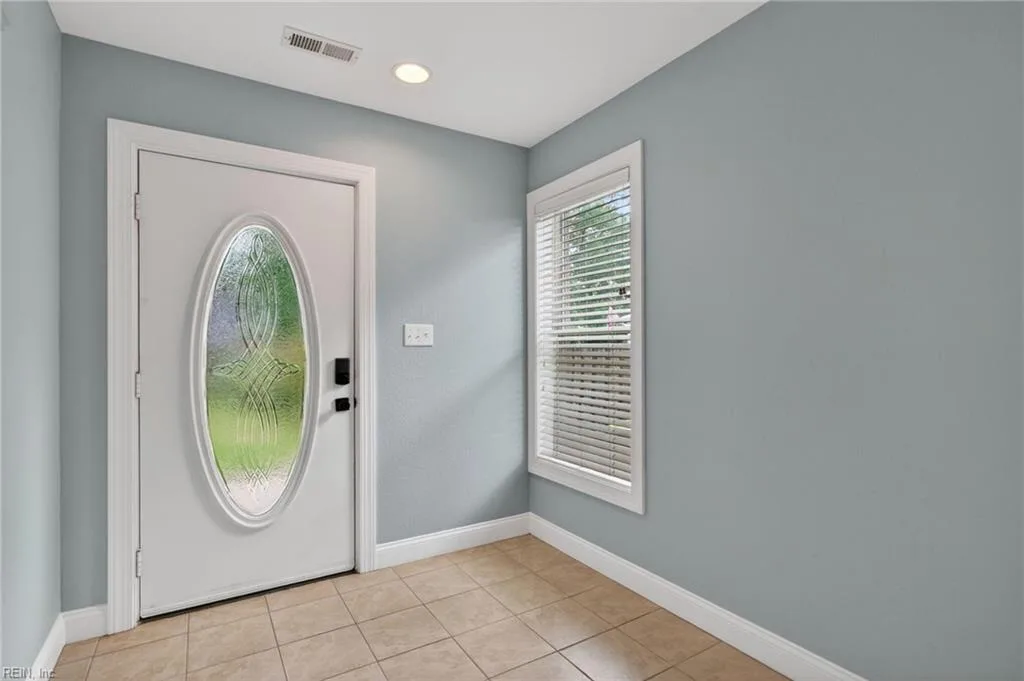 1136 Arlynn LN, VIRGINIABEACH VA 23451 - Photo 4