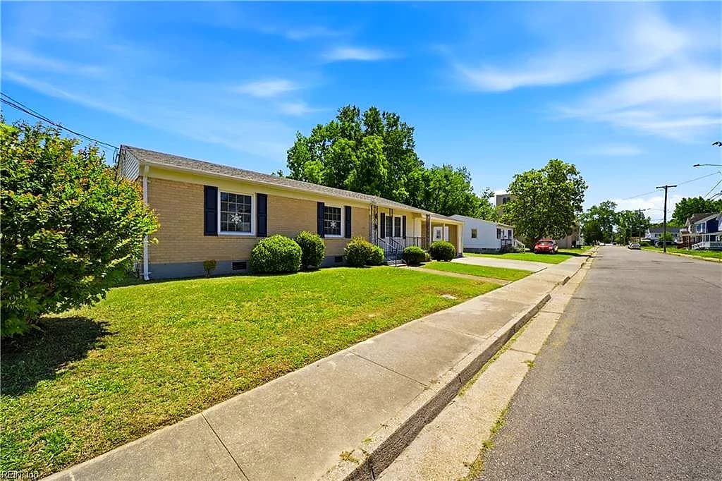 224 Hall ST, FRANKLIN VA 23851 - Photo 4