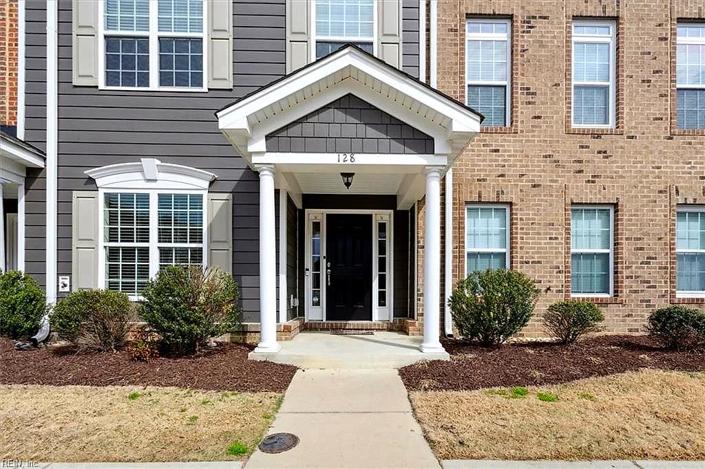 128 Daybeacon ST, YORKTOWN VA 23692