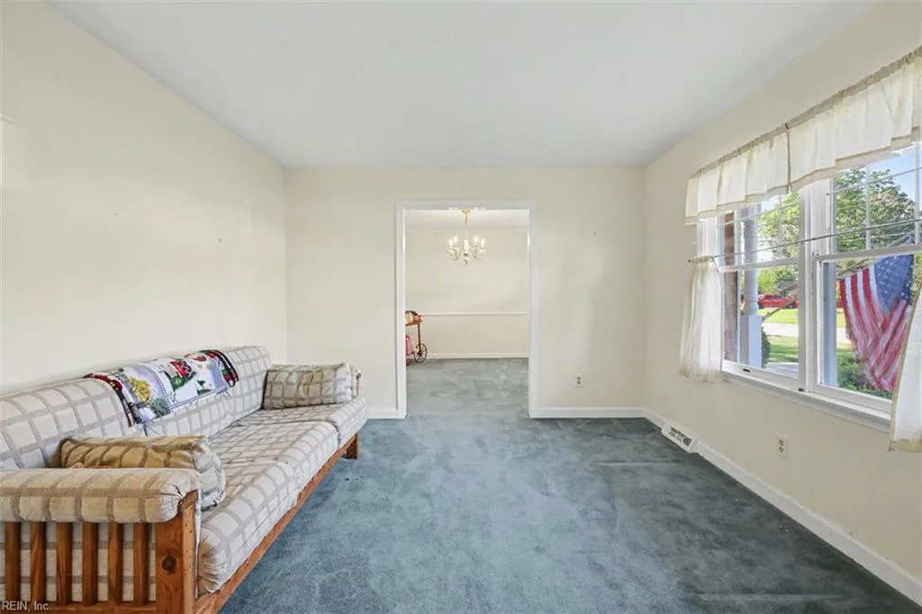 637 Reasor DR, VIRGINIABEACH VA 23464 - Photo 4