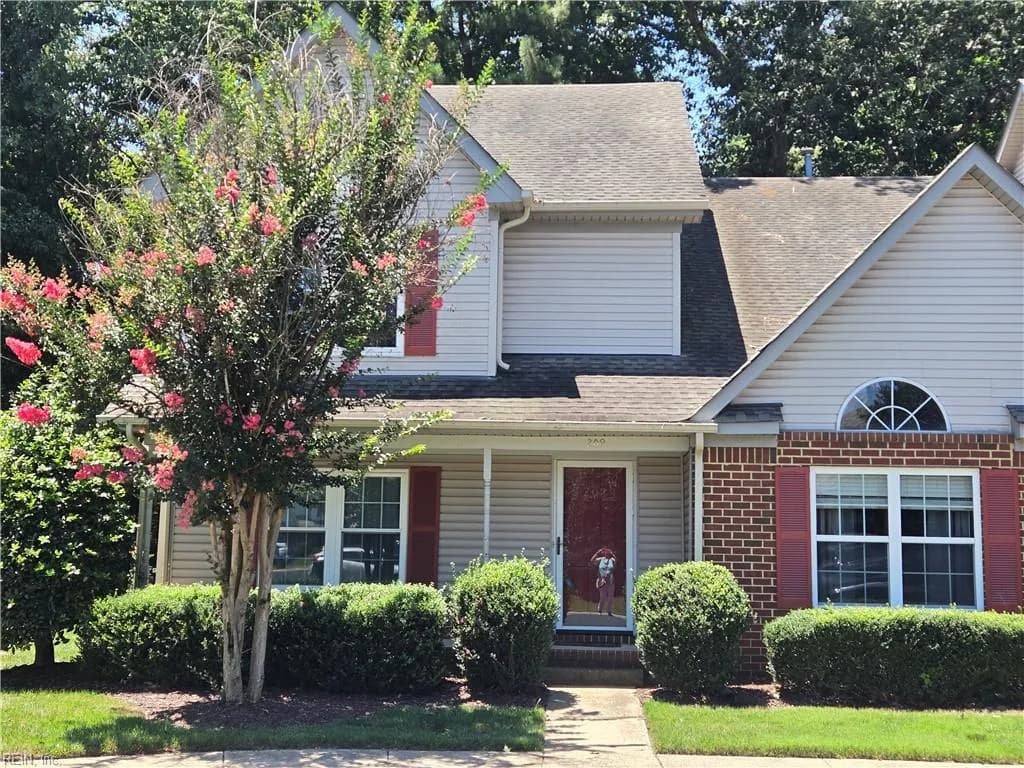 209 North Hill LN, CHESAPEAKE VA 23322 - Main photo
