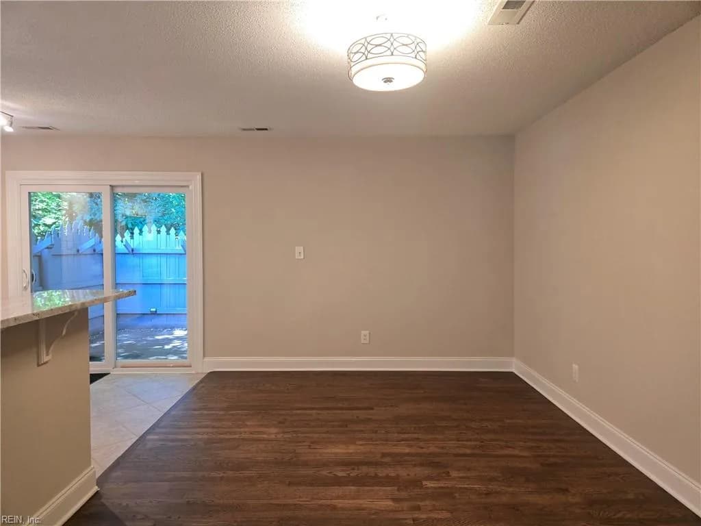 209 North Hill LN, CHESAPEAKE VA 23322 - Photo 5