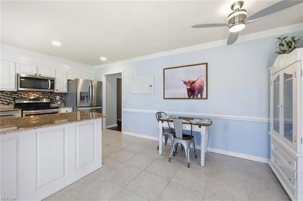 540 Aylesbury DR, CHESAPEAKE VA 23322 - Photo 3