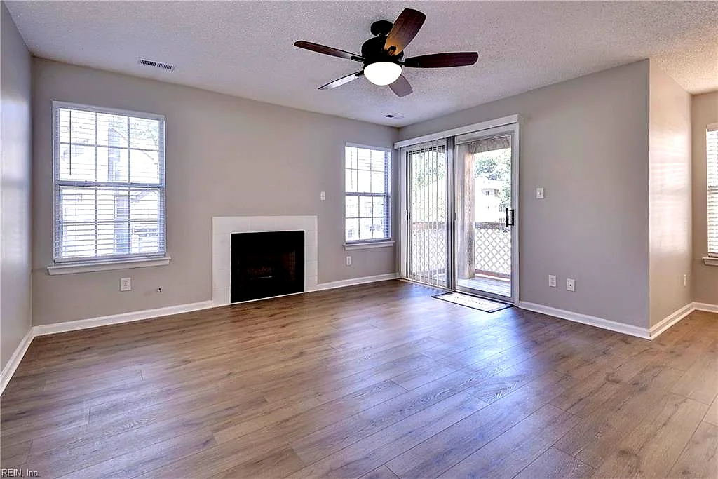 12856 Daybreak CIR, Newport News — 2 bed Residential, 978 sqft
