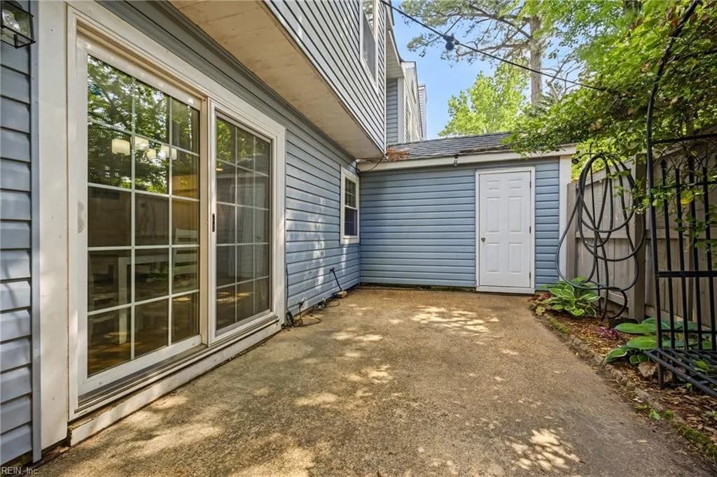 2315 Cretan CT, VIRGINIABEACH VA 23454 - Photo 4