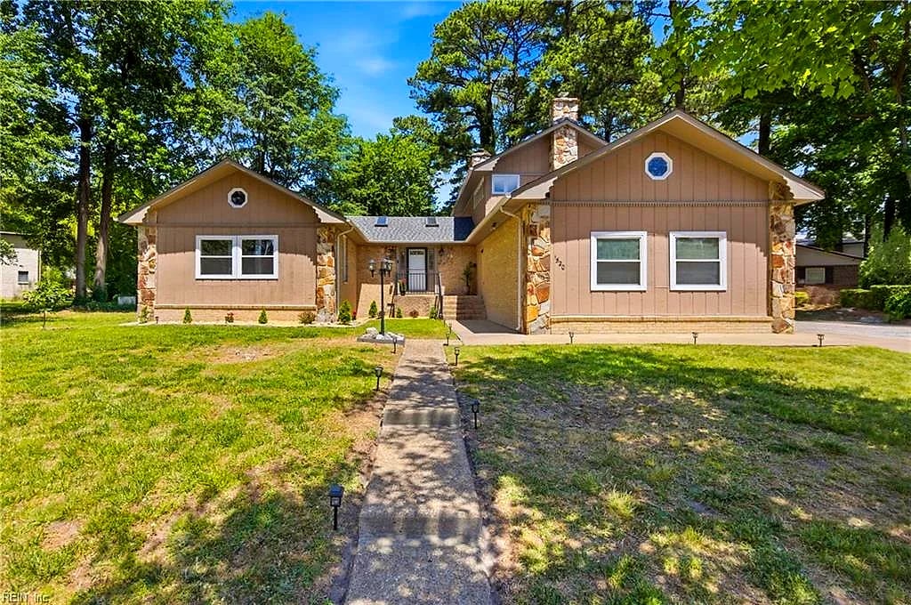 1520 Carson CRES E, Portsmouth — 4 bed Residential, 3,000 sqft