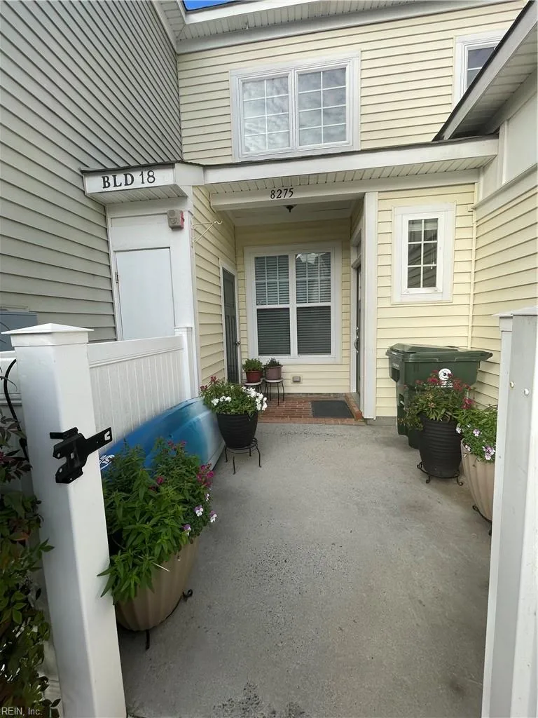 8275 Captains WAY, NORFOLK VA 23518