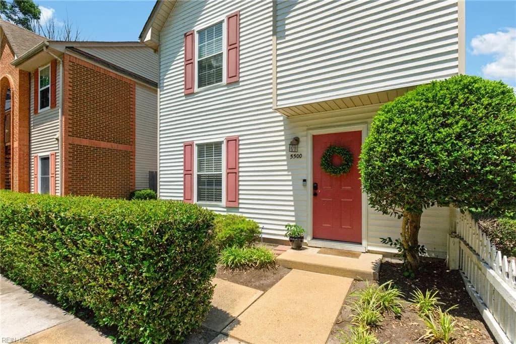 5500 Fountain CT, VIRGINIABEACH VA 23462 - Photo 2