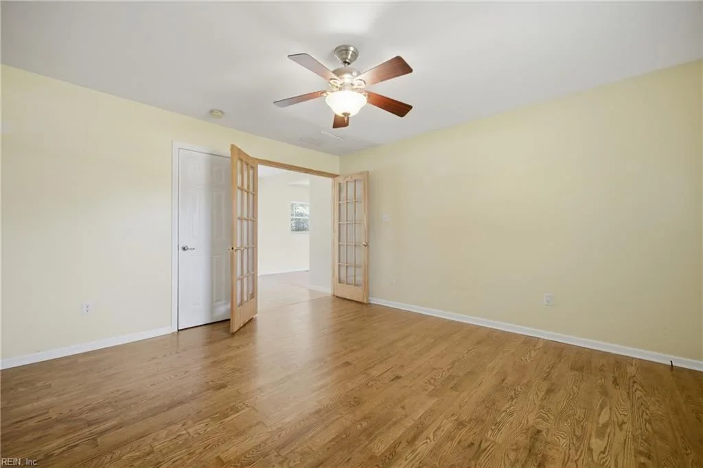 2 Lynnhaven DR, HAMPTON VA 23666 - Photo 4