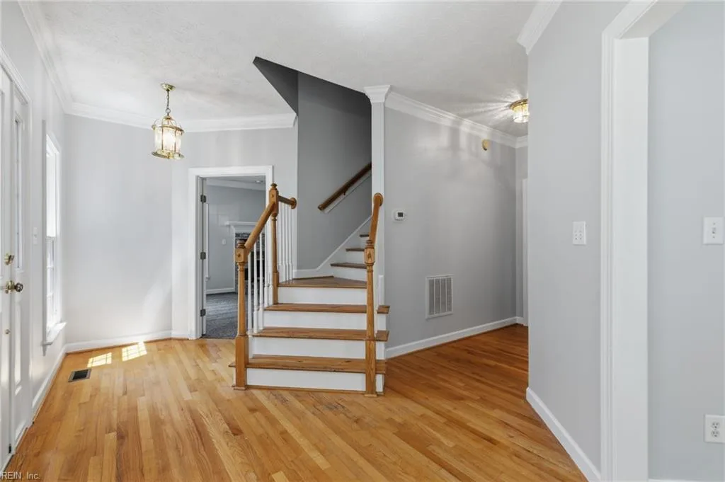 111 Manassas LOOP, YORKTOWN VA 23693 - Photo 4