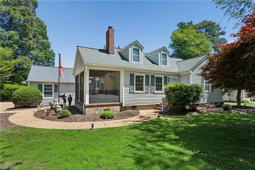 327 Deep Creek RD, NEWPORTNEWS VA 23606 - Photo 2