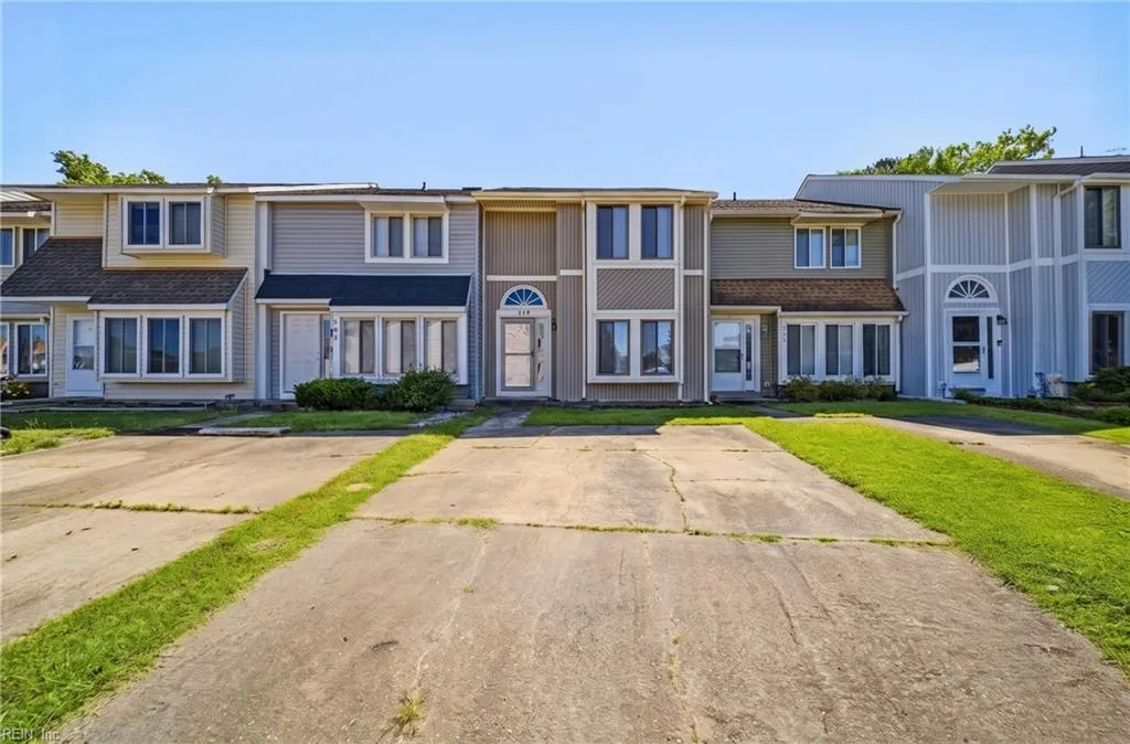 719 Waters DR, VIRGINIABEACH VA 23462