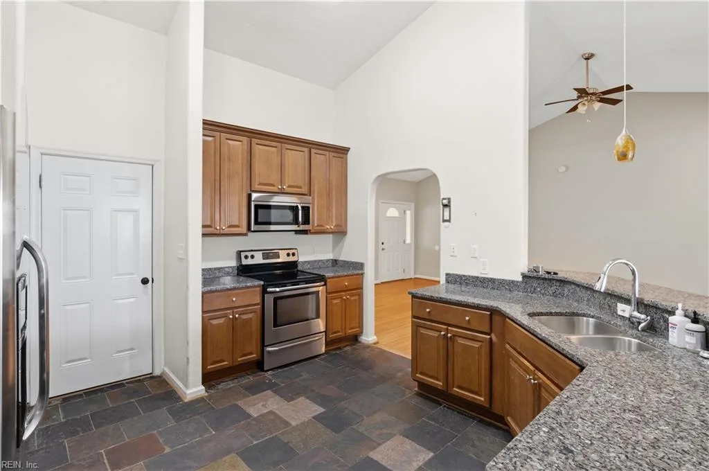 22265 Deep Bottom DR, CARROLLTON VA 23314 - Photo 4