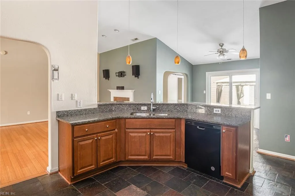 22265 Deep Bottom DR, CARROLLTON VA 23314 - Photo 5