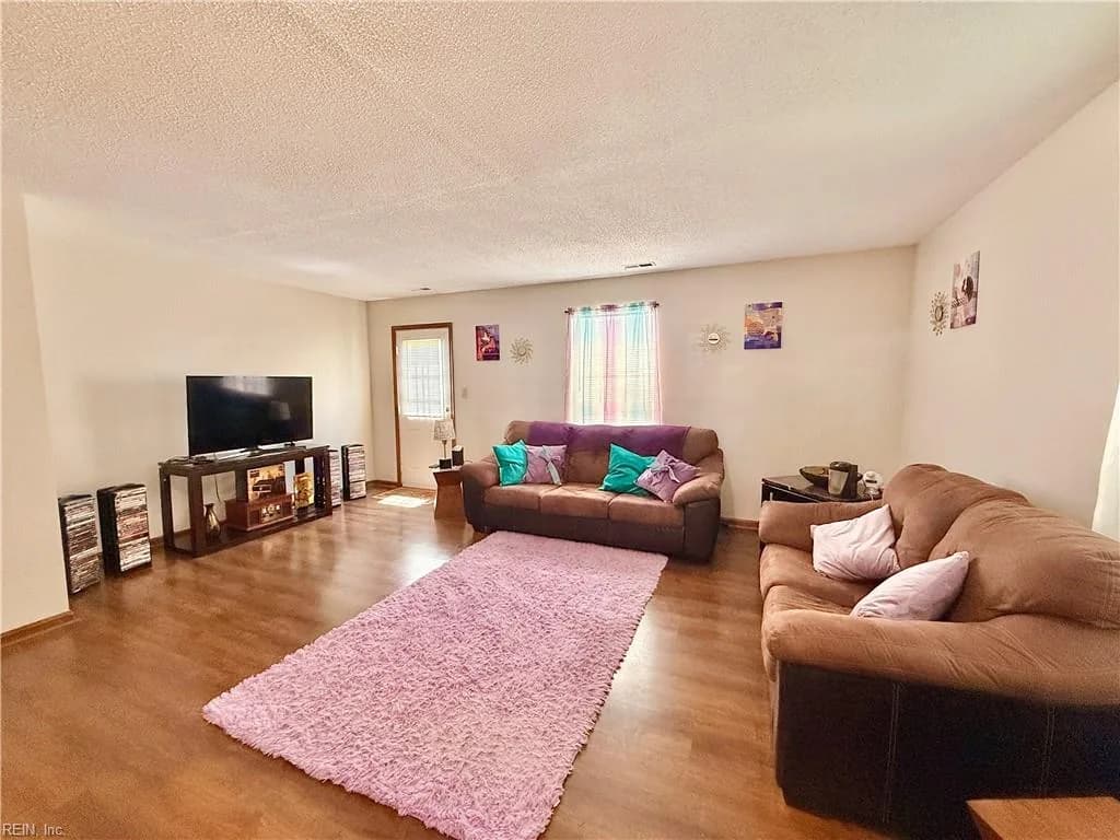 31 Saxony PL, HAMPTON VA 23669 - Photo 5