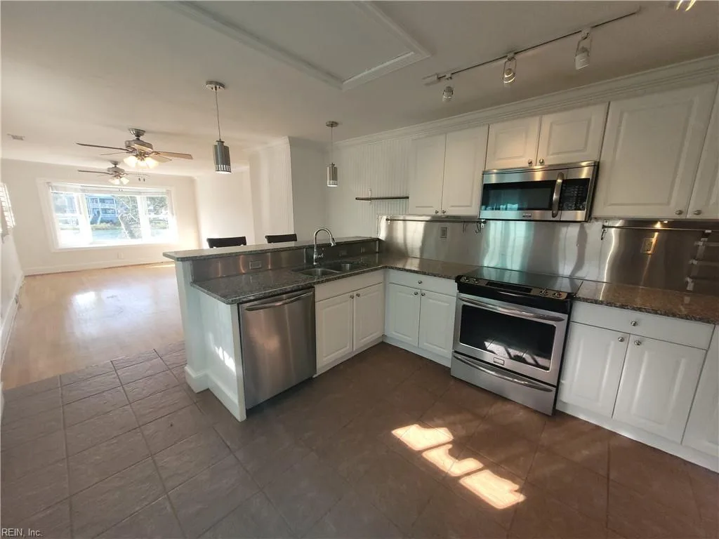1226 Richmond CRES, NORFOLK VA 23508 - Photo 2