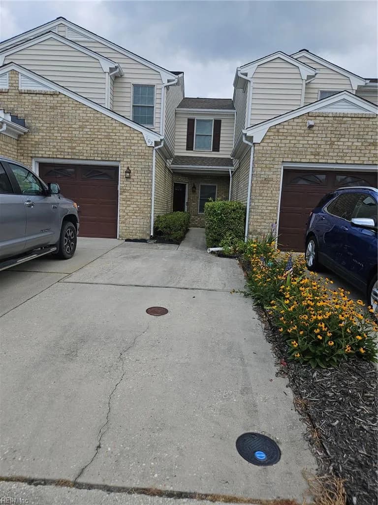 102 Chanticlair DR, YORKTOWN VA 23693 - Main photo