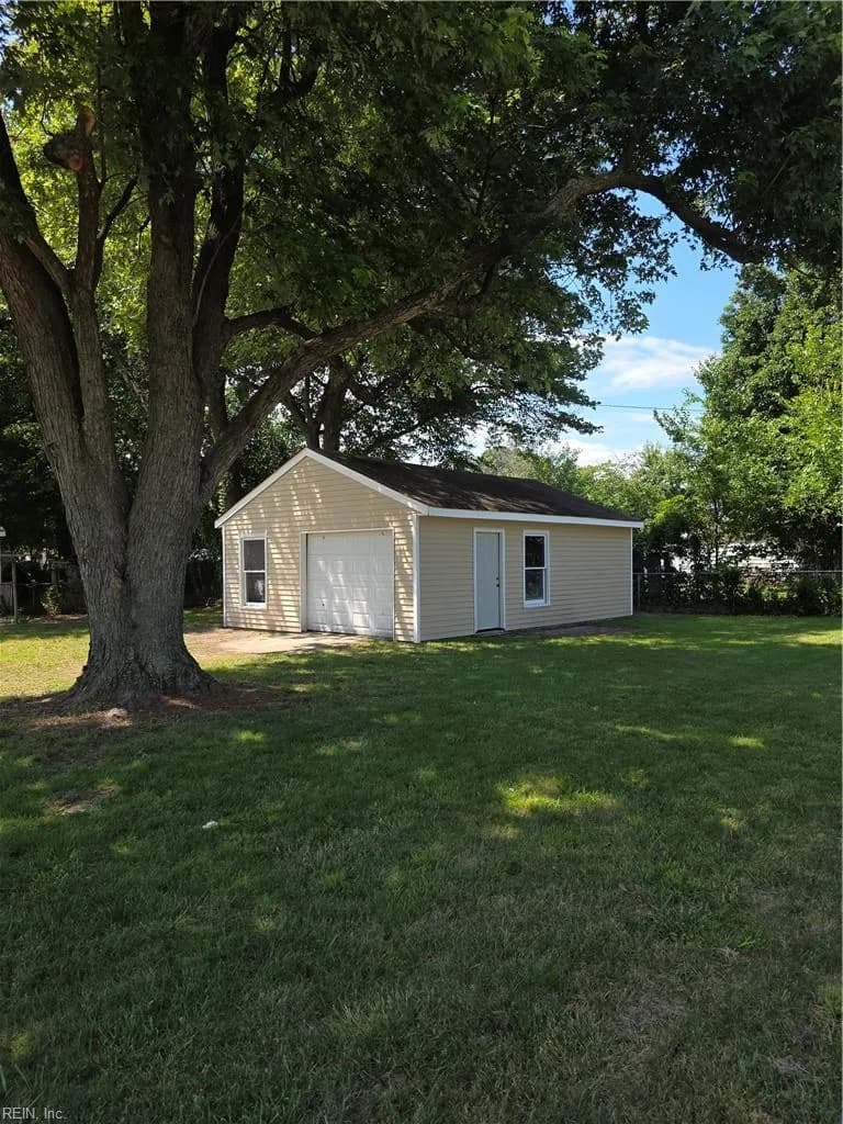 22 Gumwood DR, HAMPTON VA 23666 - Photo 4