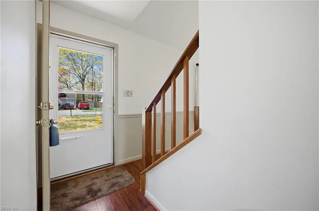 204 Springdale WAY, HAMPTON VA 23666 - Photo 4