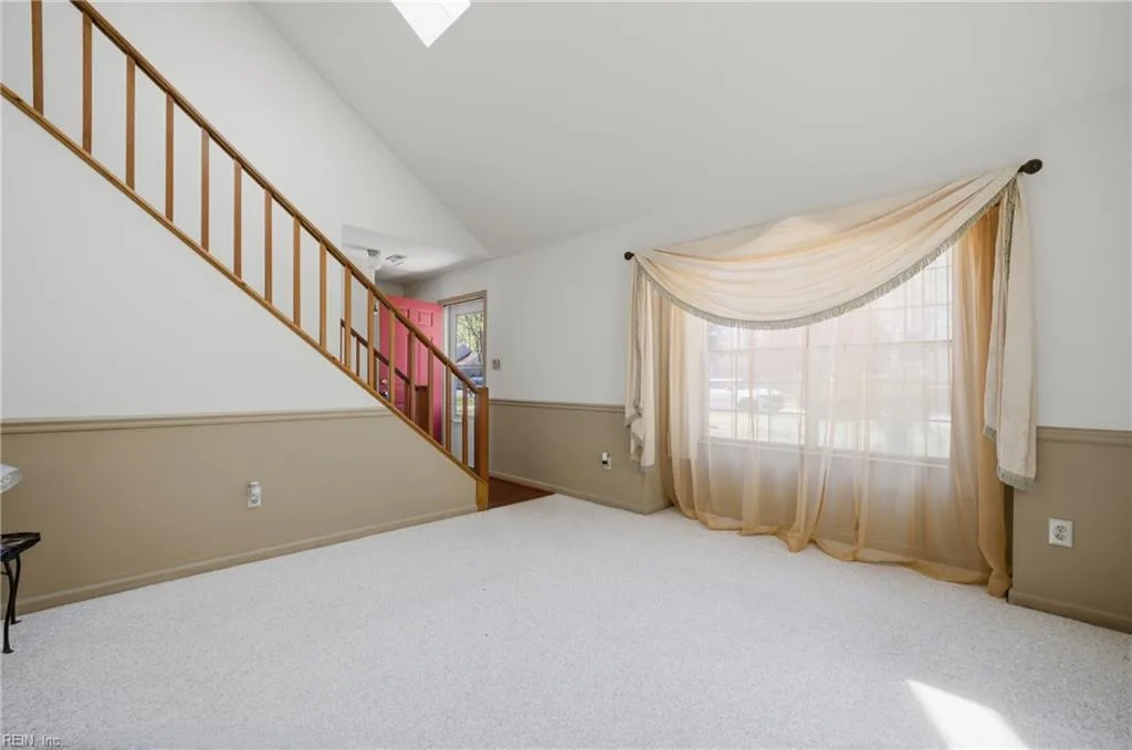 204 Springdale WAY, HAMPTON VA 23666 - Photo 5