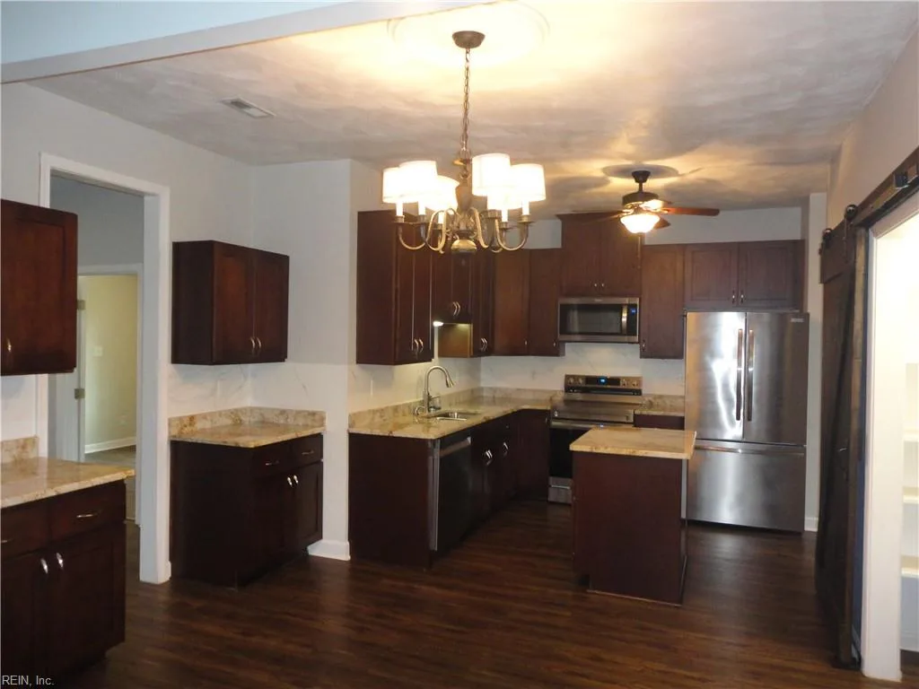 407 Triton TRCE, CHESAPEAKE VA 23323 - Photo 3