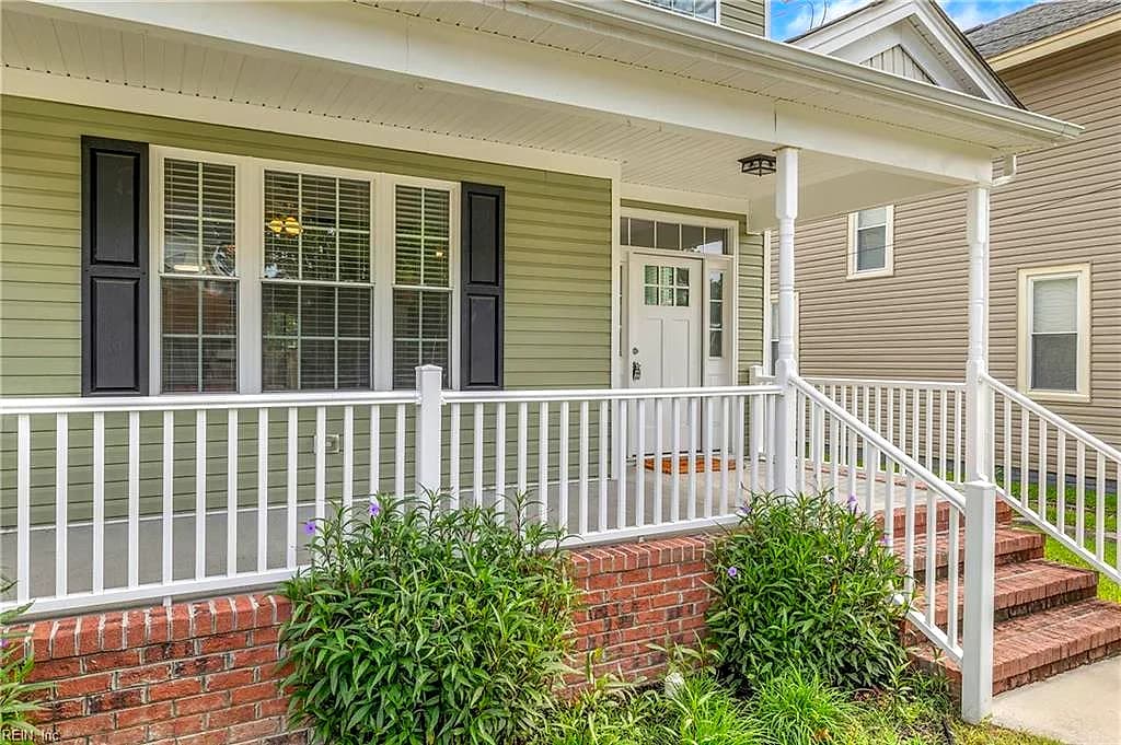 426 W 28th ST, NORFOLK VA 23508 - Photo 2