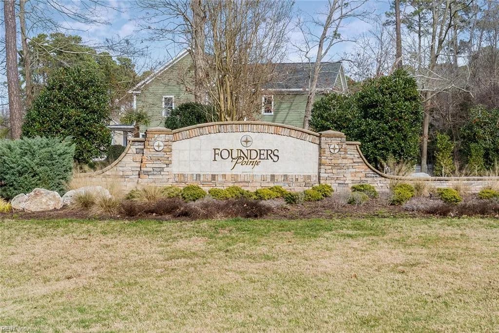 217 Summerhouse LN, CARROLLTON VA 23314 - Photo 3