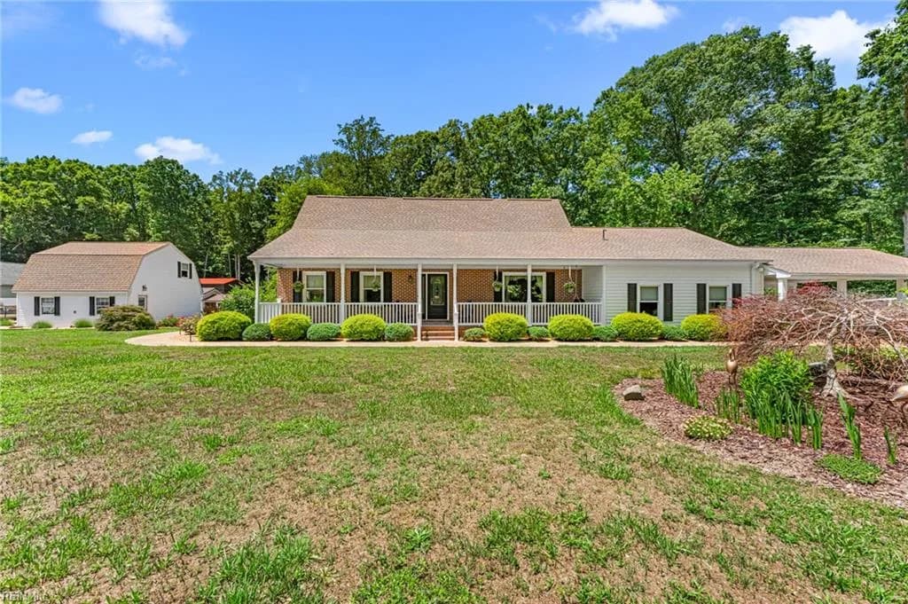 5479 Jonquil LN, GLOUCESTER VA 23061 - Photo 2