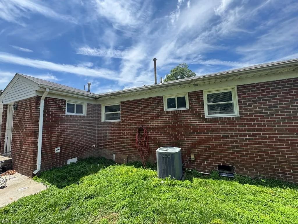 9218 Mason Creek RD, NORFOLK VA 23503 - Photo 3
