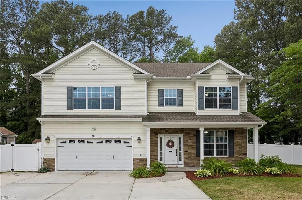 568 Waters RD, CHESAPEAKE VA 23322 - Photo 2