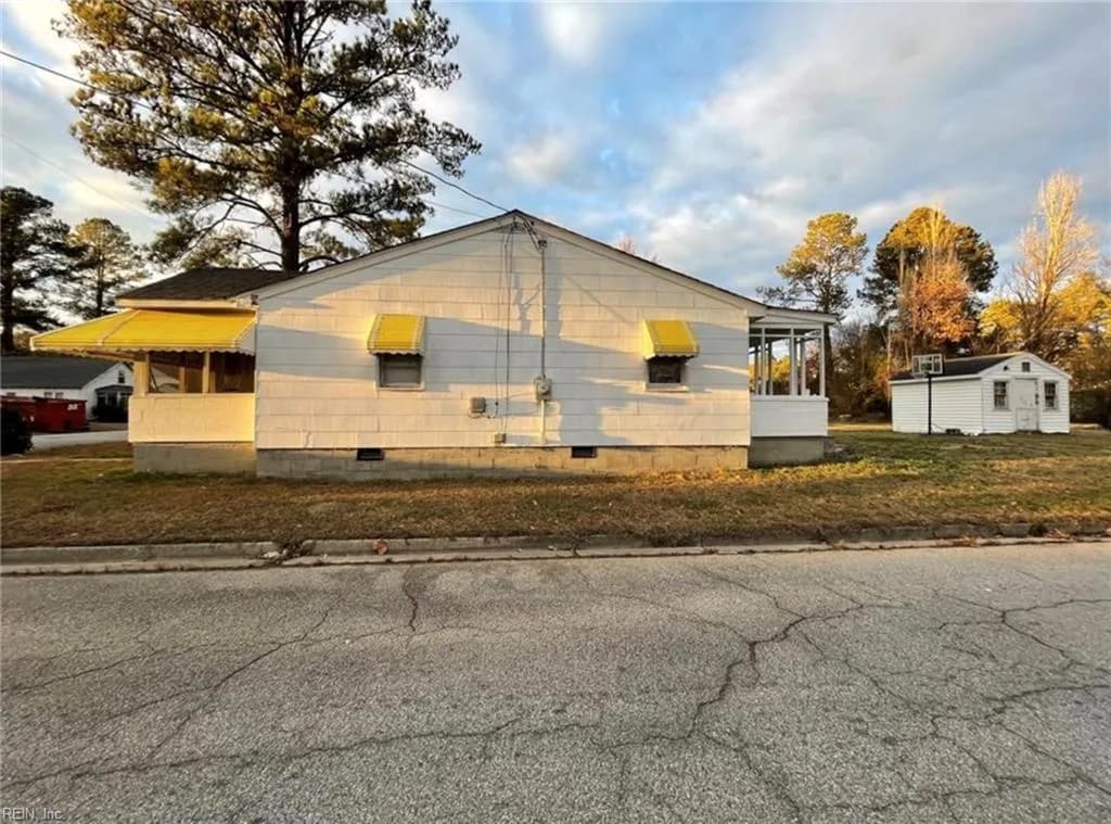 415 Hogart ST, FRANKLIN VA 23851 - Photo 3
